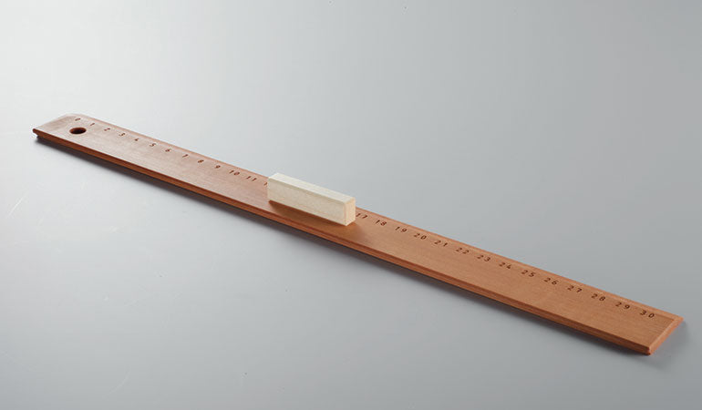 Lineal aus edlem Holz - 'Ruler' birnenholz geölt 30 cm mit griff