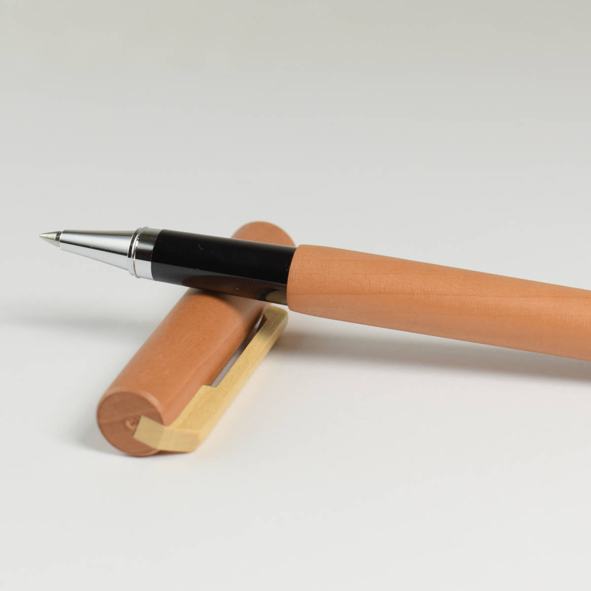 Tintenroller aus edlem Holz  'Ball Pen' | Ahorn lackiert