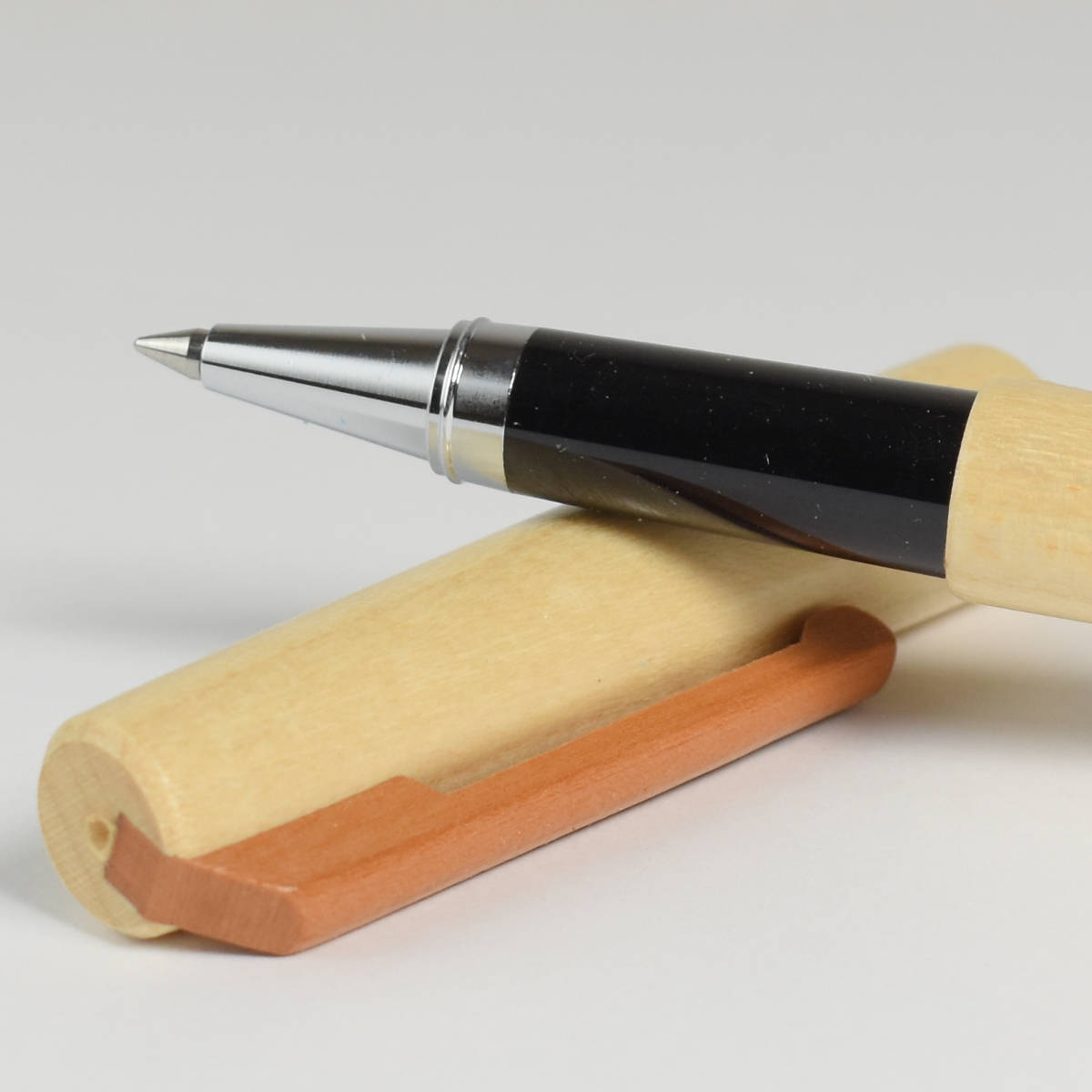 Tintenroller aus edlem Holz  'Ball Pen' | Ahorn lackiert