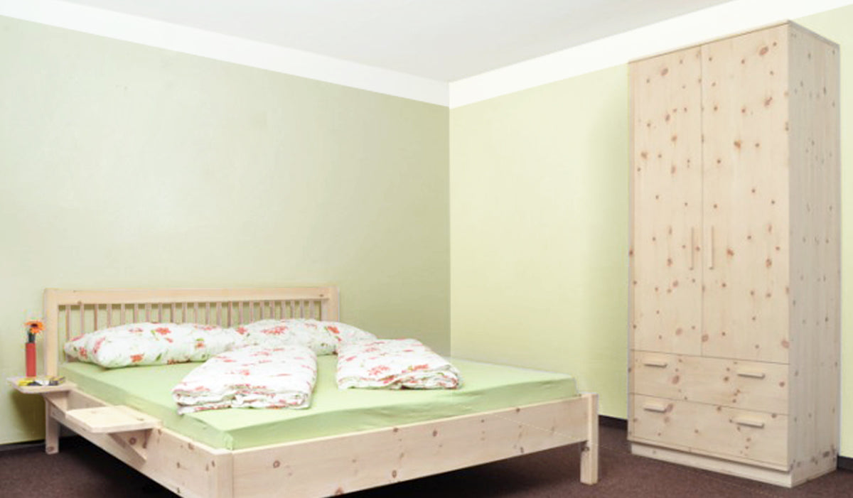 Schlafzimmerschrank in Zirbe und Fichte - 'Romeo & Juliet' - Zirbe