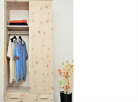Schlafzimmerschrank in Zirbe und Fichte - 'Romeo & Juliet' - Zirbe
