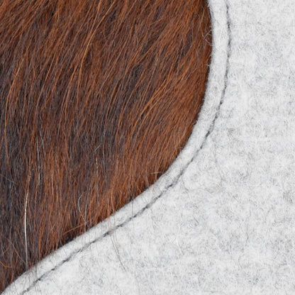 Stylisches Sitzkissen aus Filz mit Motiv ‘Cozy’ herz_hellgrau