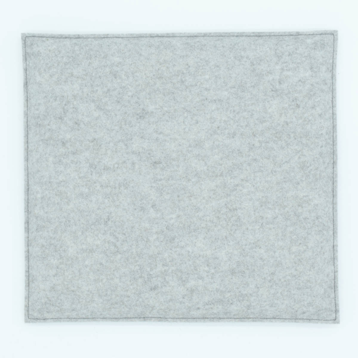 Stylisches Sitzkissen aus Filz mit Motiv ‘Cozy’ herz_dunkel