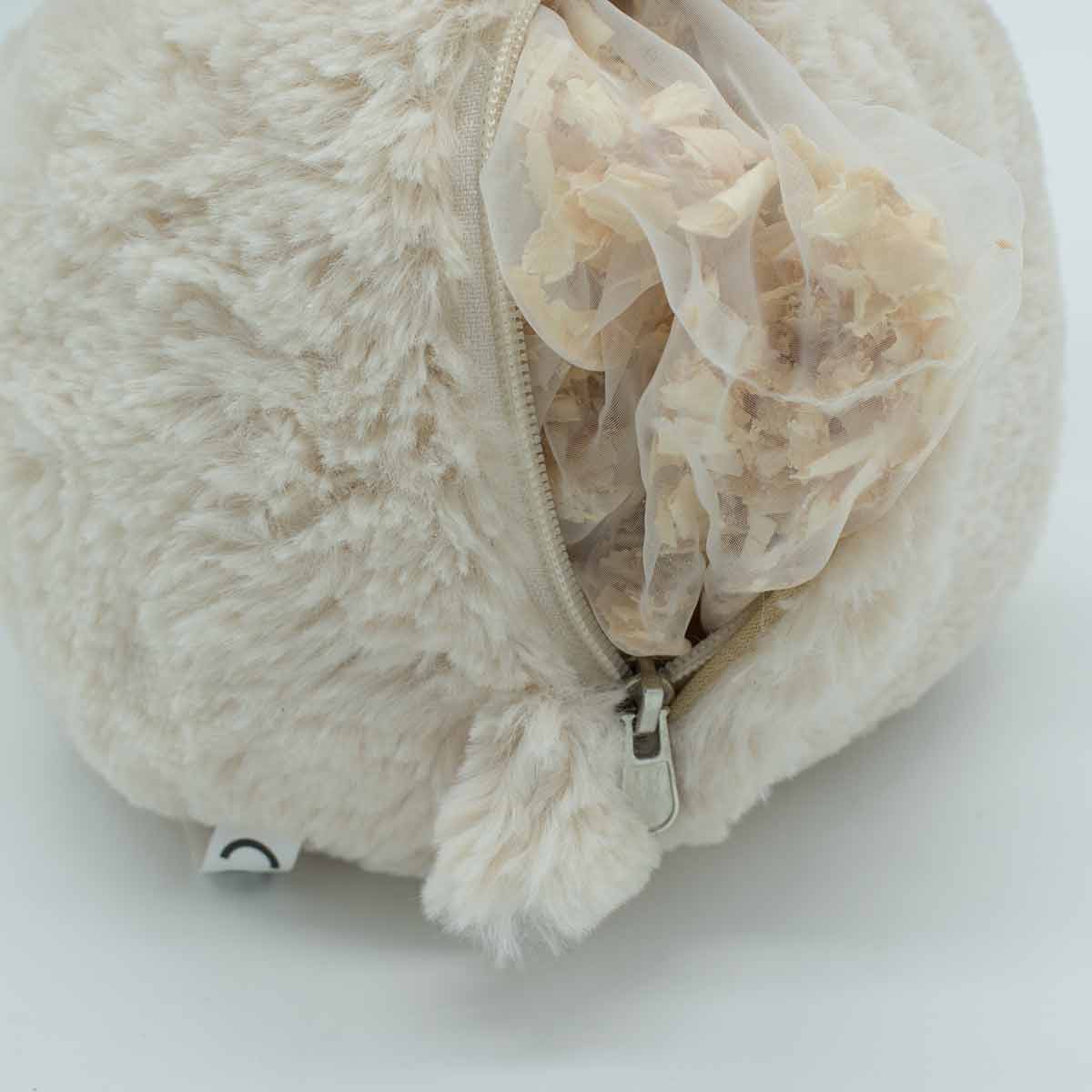 Kuscheltier aus den Tiroler Alpen Schaf 'Flora' 36 cm -  befüllt mit Zirbenspänen Rosa Halstuch