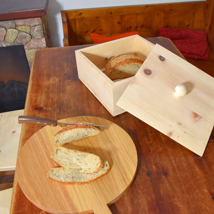 Brotkasten aus Zirbenholz - '4betterbread' 29 x 29 x 18 cm | Handgemacht in Österreich