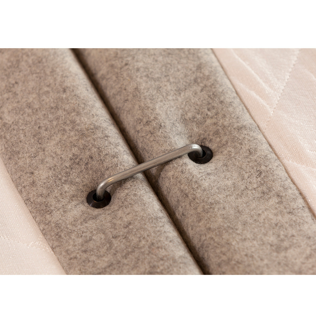 Boxspringbett aus natürlichen Rohstoffen  | Untergestell mit massivem Holzkern | Bezug aus 100 % reiner Schafschurwolle 90 x 200 cm mit Kopfteil