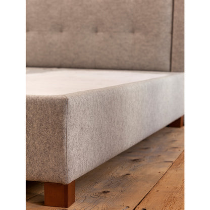 Boxspringbett aus natürlichen Rohstoffen  | Untergestell mit massivem Holzkern | Bezug aus 100 % reiner Schafschurwolle 90 x 200 cm mit Kopfteil