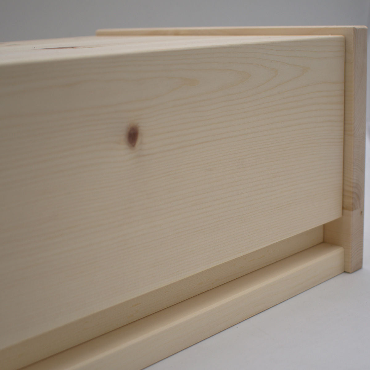Brotkasten aus Zirbel roh, Brotbehälter '4betterbread' | 35x26x16 cm