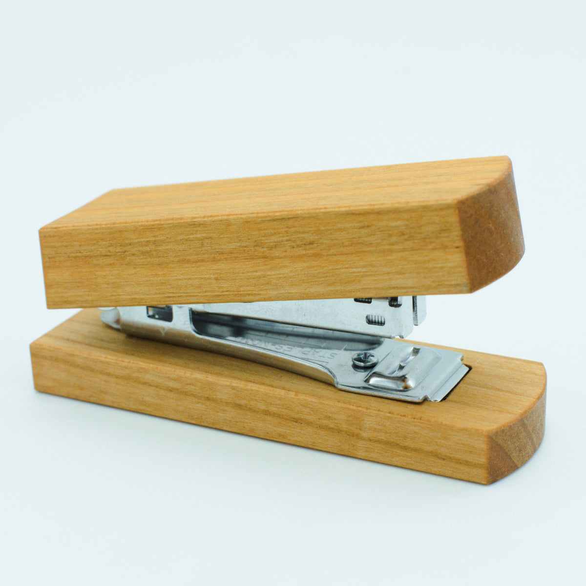 Hefter aus Holz in verschiedenen Variationen - 'Stapler' kirsche hefter