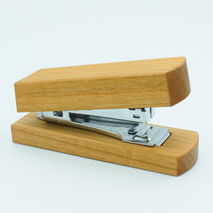 Hefter aus Holz in verschiedenen Variationen - 'Stapler' kirsche hefter