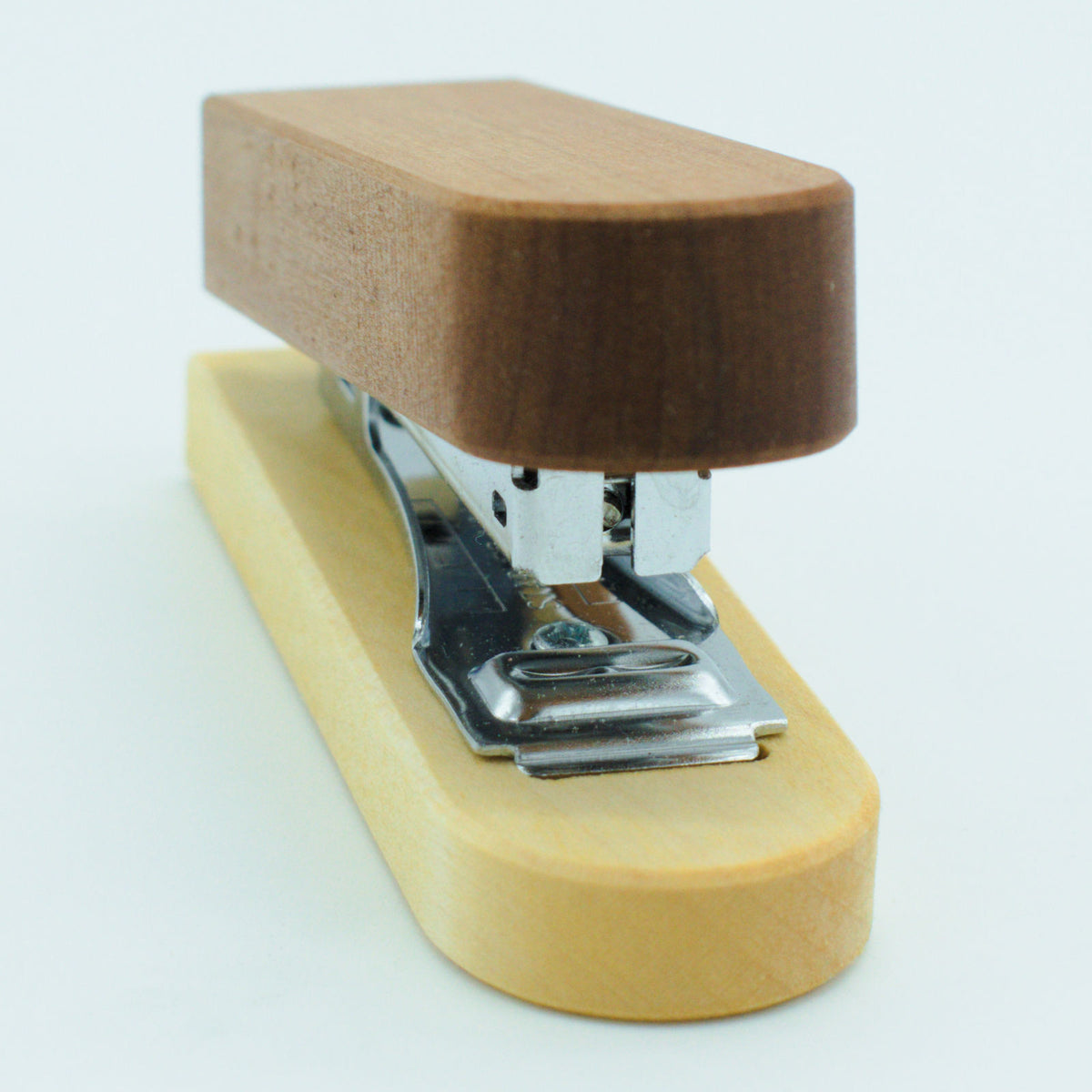 Hefter aus Holz in verschiedenen Variationen - 'Stapler' birnen- und ahornholz geölt mini-hefter