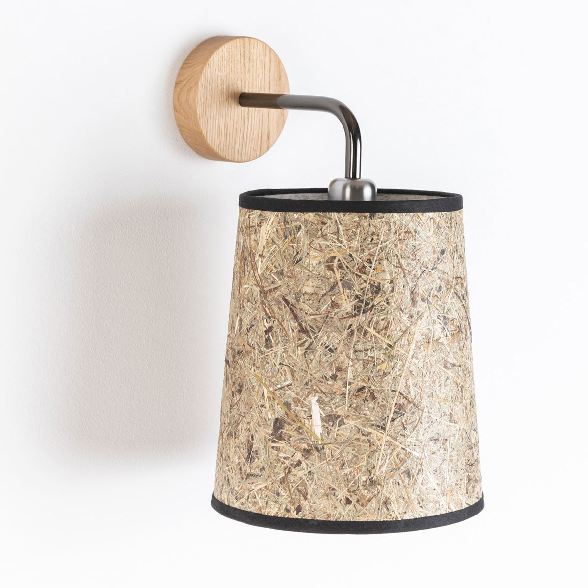 Wandleuchte Heu und Holz-Metall konisch 20 cm DM – Handarbeit aus Österreich