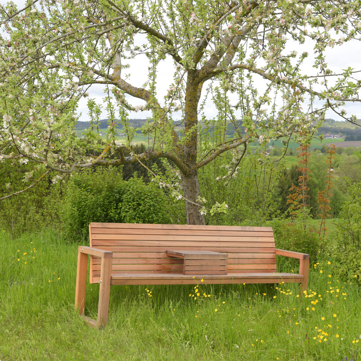 Gartenbank 'Rest Time' | massive Lärche | mit Ablage | Made in Austria
