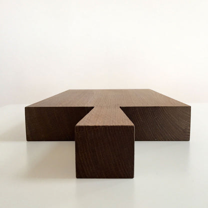 Jausen- und Schneidbrett 'Griffi' | Eiche dunkel geräuchert und natur geölt | L45 x B21 x H4,5 cm