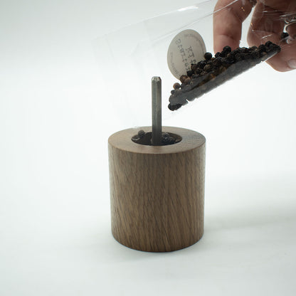 Salz- oder Pfeffermühle | nieder | Ahorn | mit Magnetkappe | DM 6 x H 11 cm