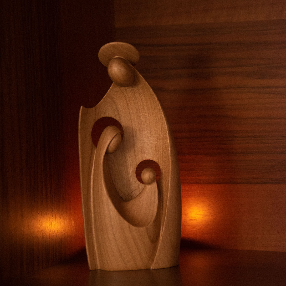 Krippenblock ‘Heilige Familie’ | aus einem Holzstück gefertigt | Made in Südtirol | Ahorn natur | Höhe 8,5 cm