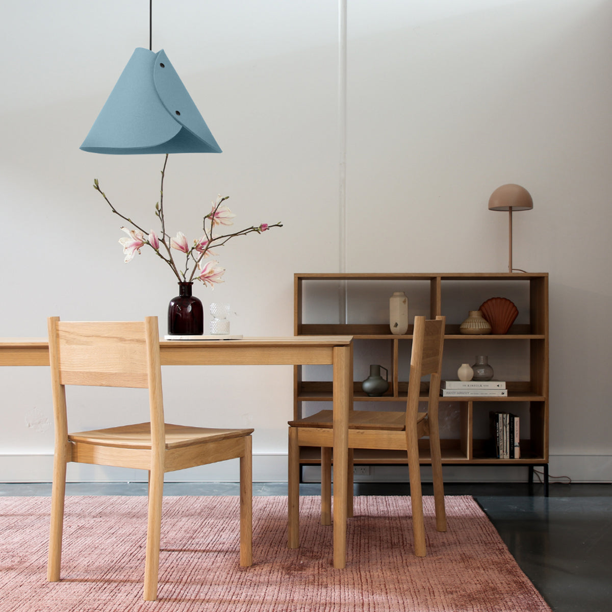 Moderne Pendelleuchte aus Filz | konisch | Weiß | Schirm 100% Merinowolle | Made in Austria