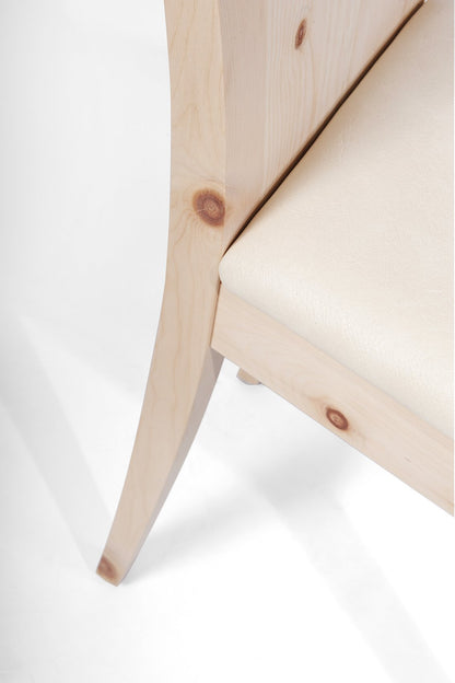 Eleganter Stuhl mit Weisspolster - 'Sitwell Fine Cushion' kernbuche roh
