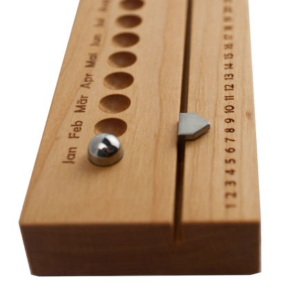 Hochwertiger Kalender 18,6 x 6,2 x 22 cm 'Classy' Kirschholz