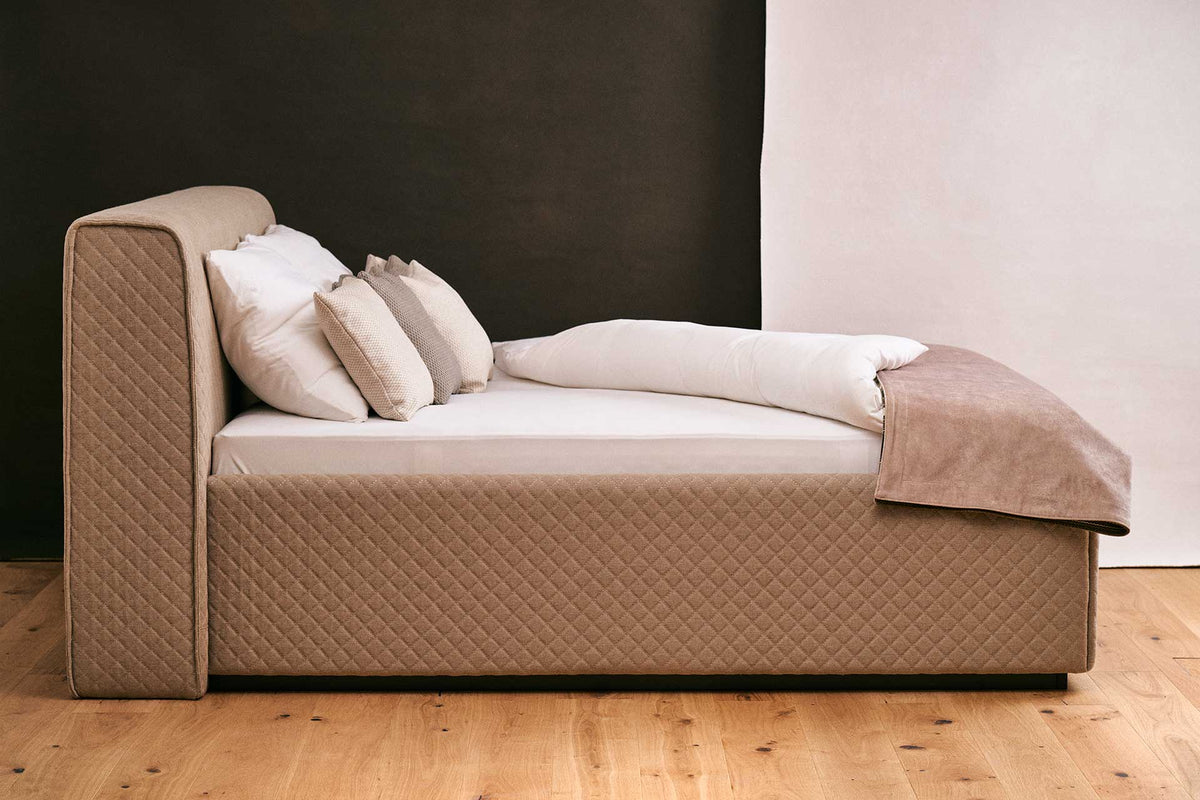 Schlafsystem Bett PureSublime | 200 x 180 cm |  elektrisch | Wendematratze | HygeinePlus Topper | Stoff braun