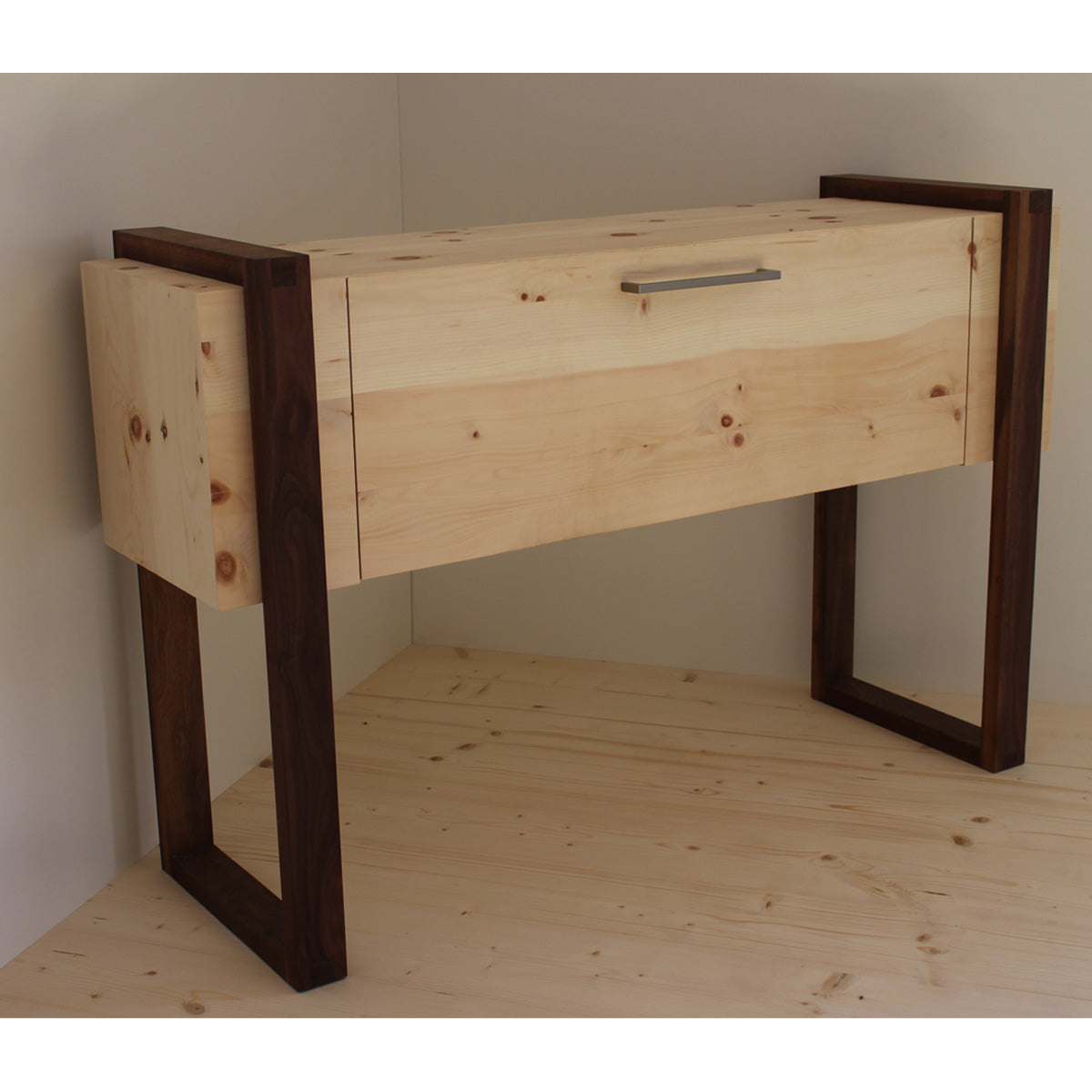 Sideboard 'Ahrn' | B 120 x T 37,5 x H 78 cm | Zirbe, Nuss
