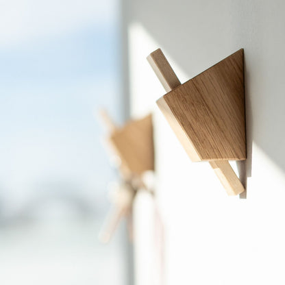 Wandhaken 'Vielfalt' | 2er-Set | Eiche, Ahorn | inkl. Magnet | B 3 x T 4,5 x H 8,9 cm | Made in Germany