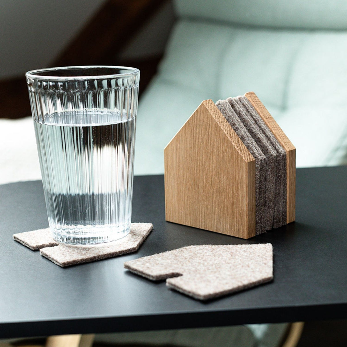 Glasuntersetzer 'Gasthaus' | 8 Stück | Anthrazit | Eiche, recycelter PET-Filz | B 7 x T 9 x H 11,5 cm