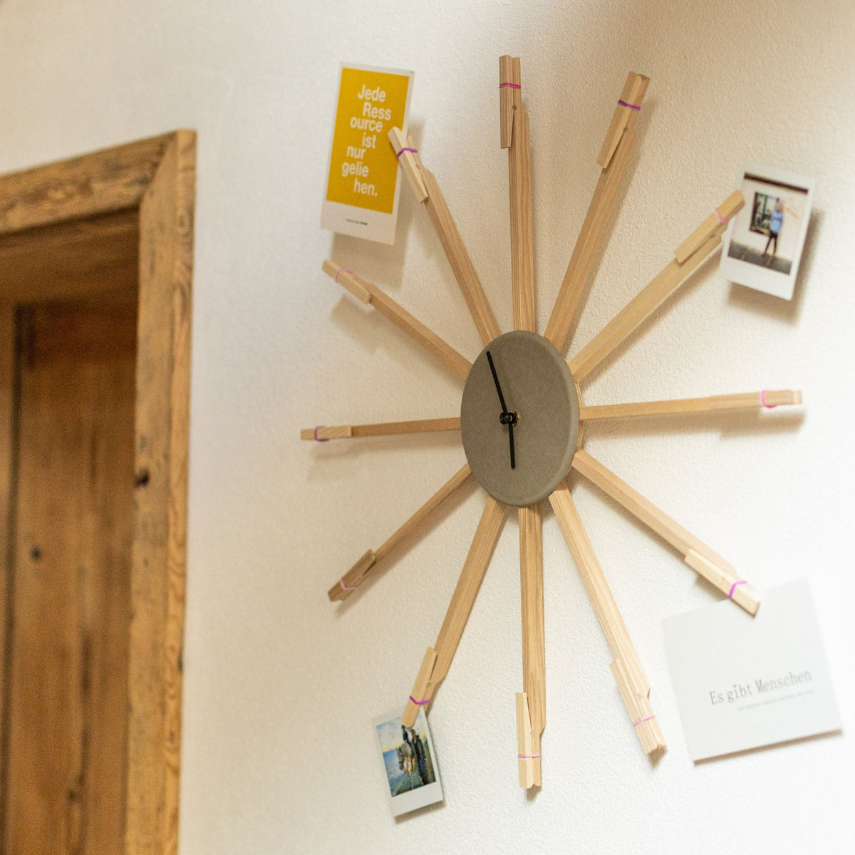 Wanduhr 'Solea' | Esche, Holzfaserplatte | DM 60 cm