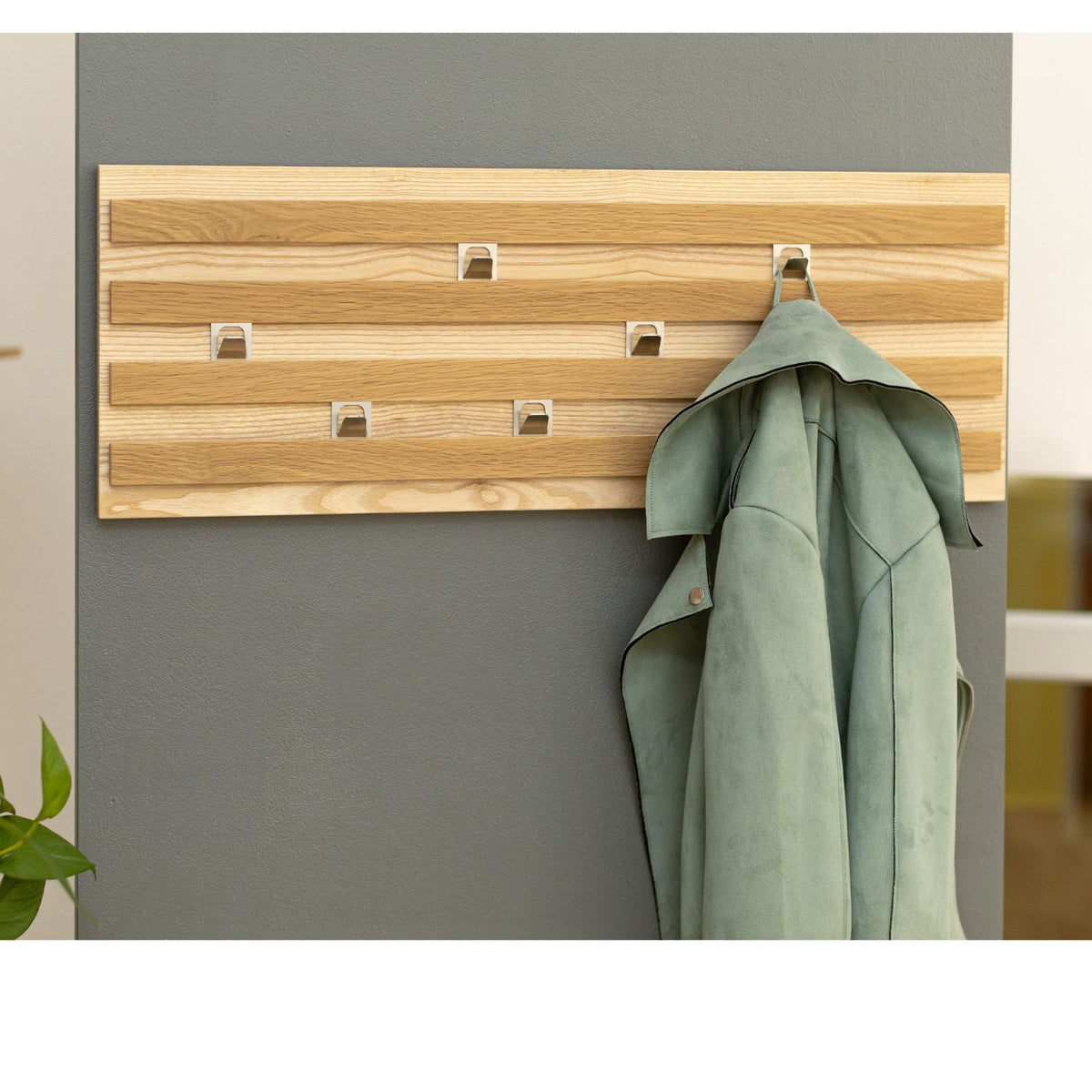 Wandgarderobe | verschiebb. Haken | L 78 x B 28 x H 2,4 cm | Esche und Eiche