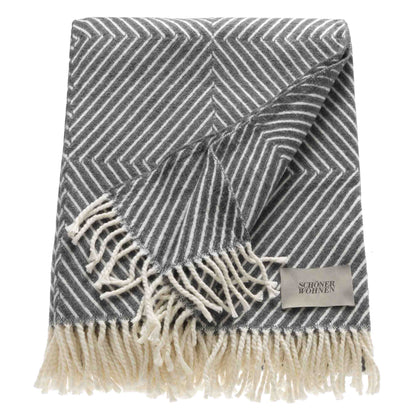 Kuscheldecke 'Tebas' | 140x200 cm | BW und PA | Streifen-Design | Hellgrau/Weiß |  waschbar
