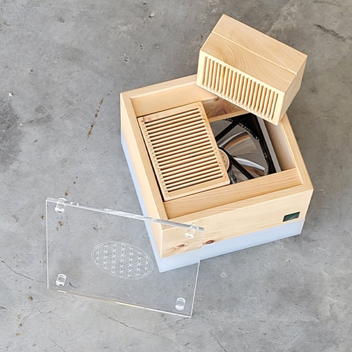 Zirbenlüfter ‘Kubus Junior’ | 15 m² | Ventilator | Lichtfarben wählbar