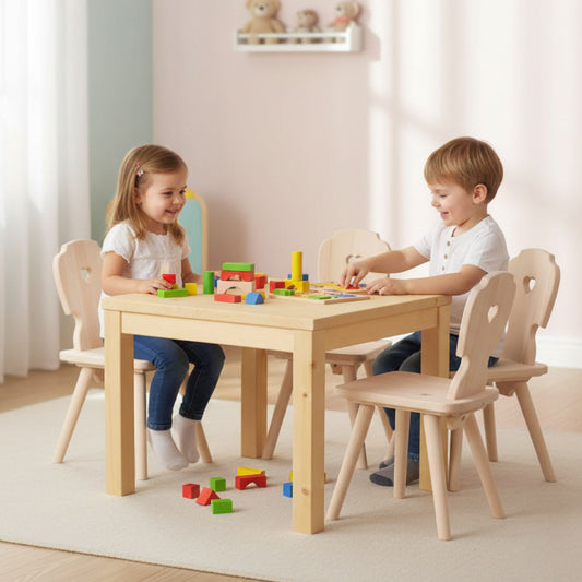 Kindersitzgruppe in Zirbenholz ‘Sweetheart’ | 1 Tisch und 4 Stühle | Made in Südtirol