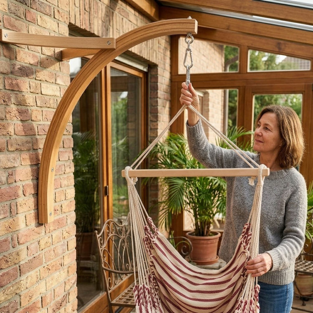 Wandbefestigung 'Chill out' - für Hängesessel | B 96 x H 96 | wetterbeständiges Eschenholz | Belastbarkeit max. 150 kg