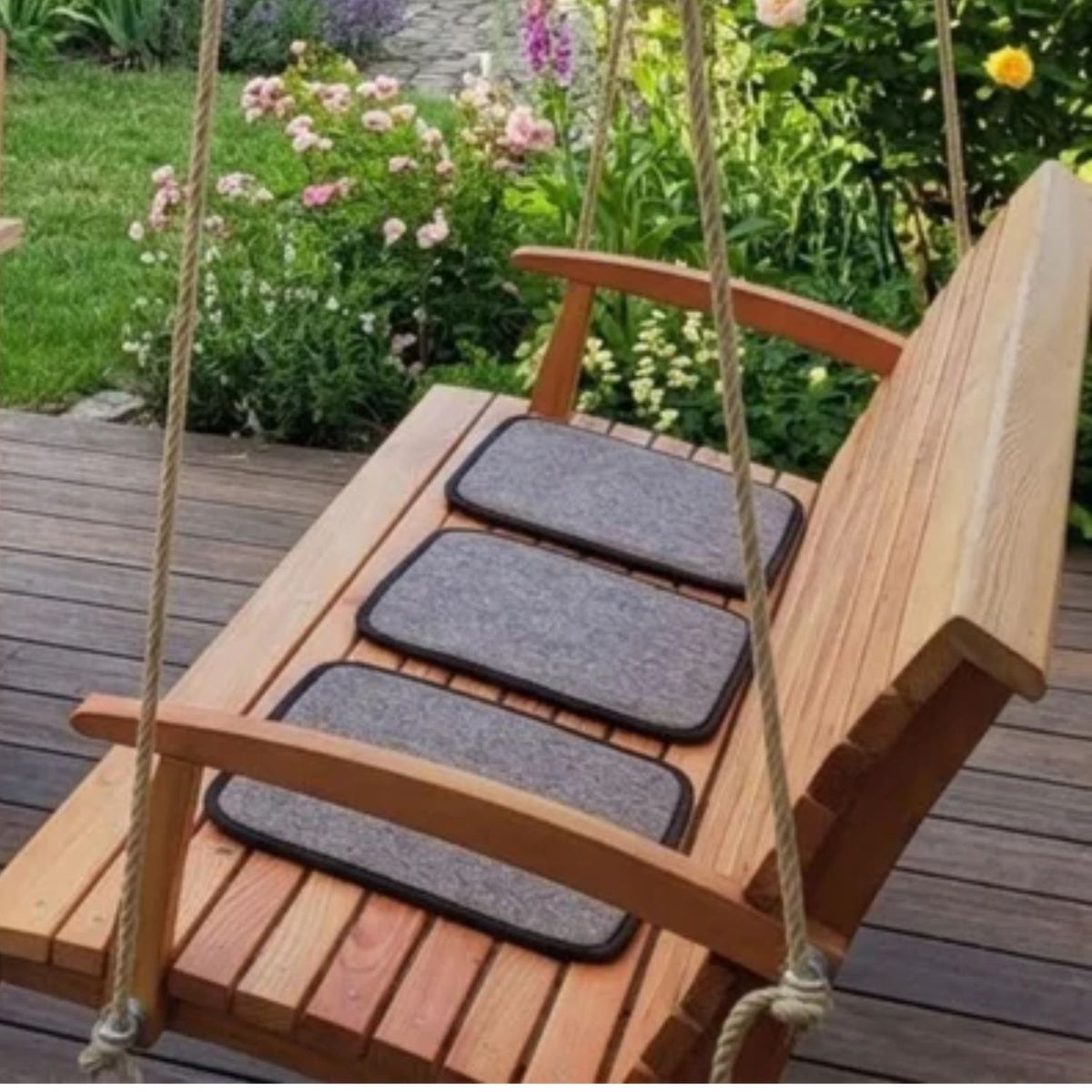 Sitzauflage aus natürlicher Schafwolle | Weiß. Einfassung Weiß