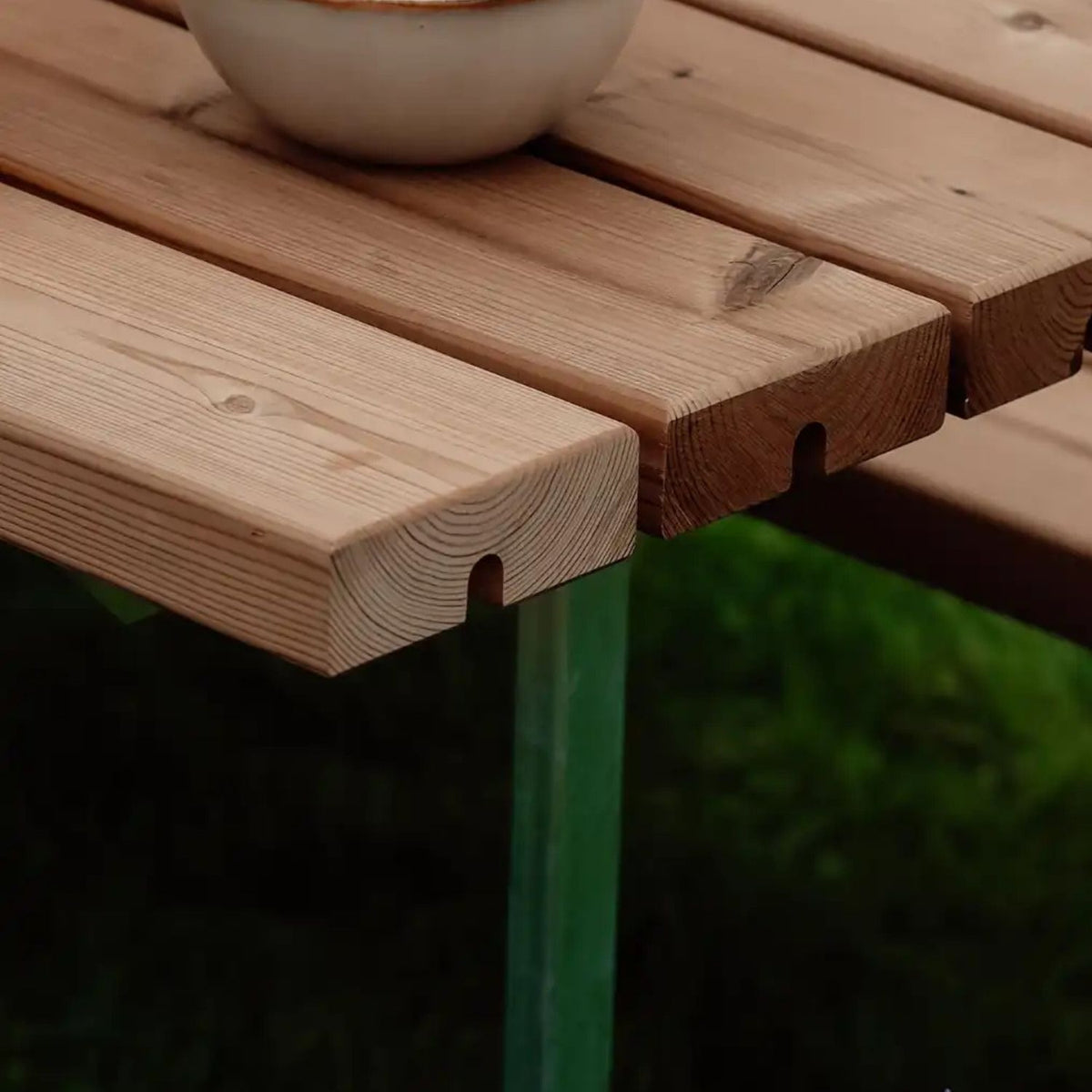 Gartenmöbel-Garnitur 'Basic Junior' || | Rückenlehne | 1 Tisch, 2 Bänke | fix | L 118 x B 132 x H 57 cm | ThermoWood®