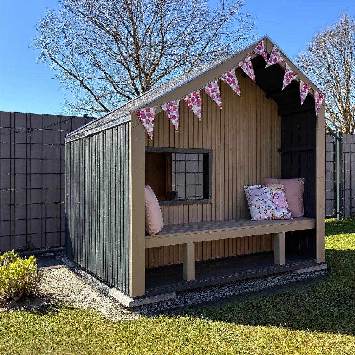 Spielhaus 'Cozy' | mit Dachpappe | 1 Sitzbank | Spieltheke | L 184 x B 208 x H 212 cm | unbehandelt