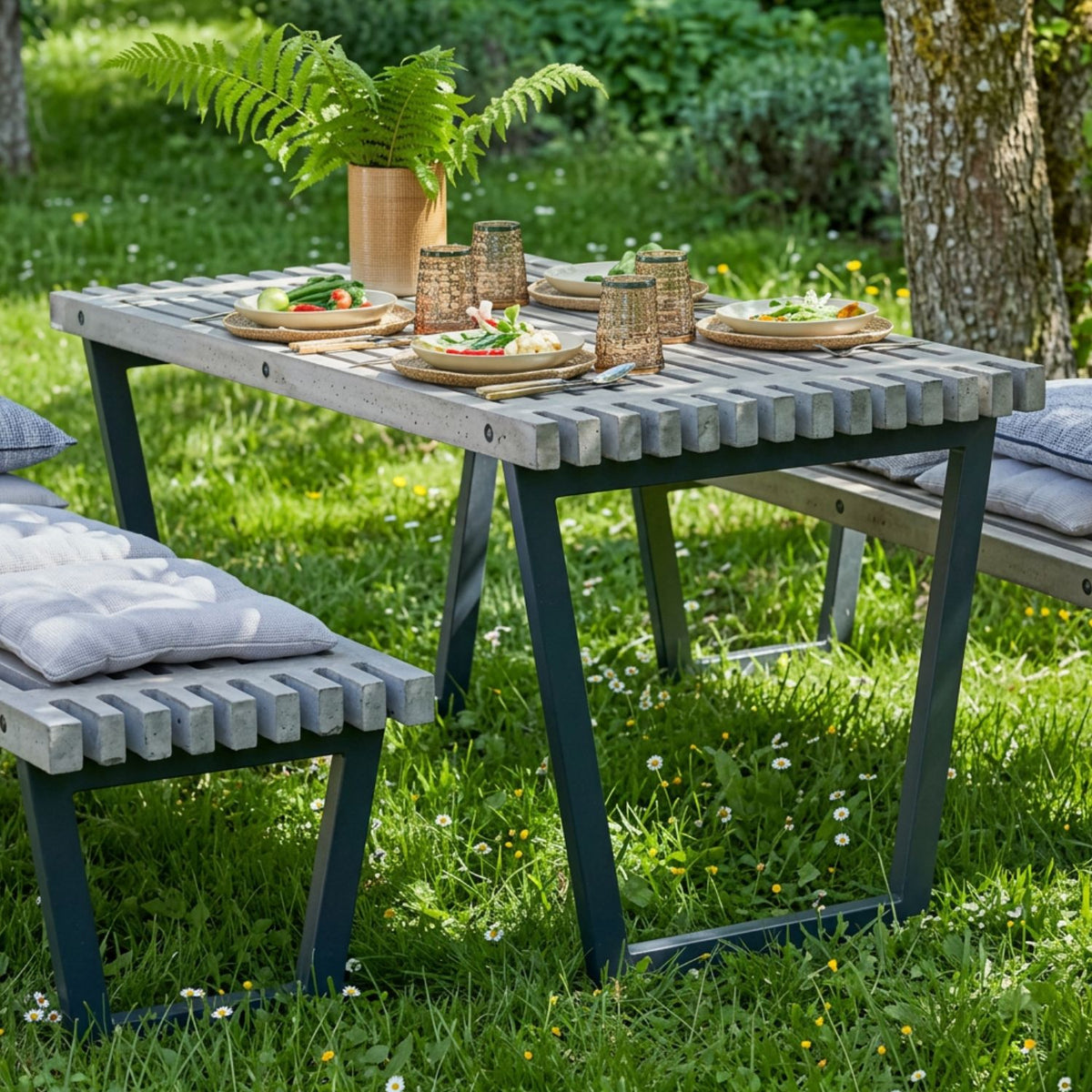 Gartentisch ‘Siesta’ | Holz / Metall | Treibholzfarbe / Schwarz | 138x74,5x72 cm