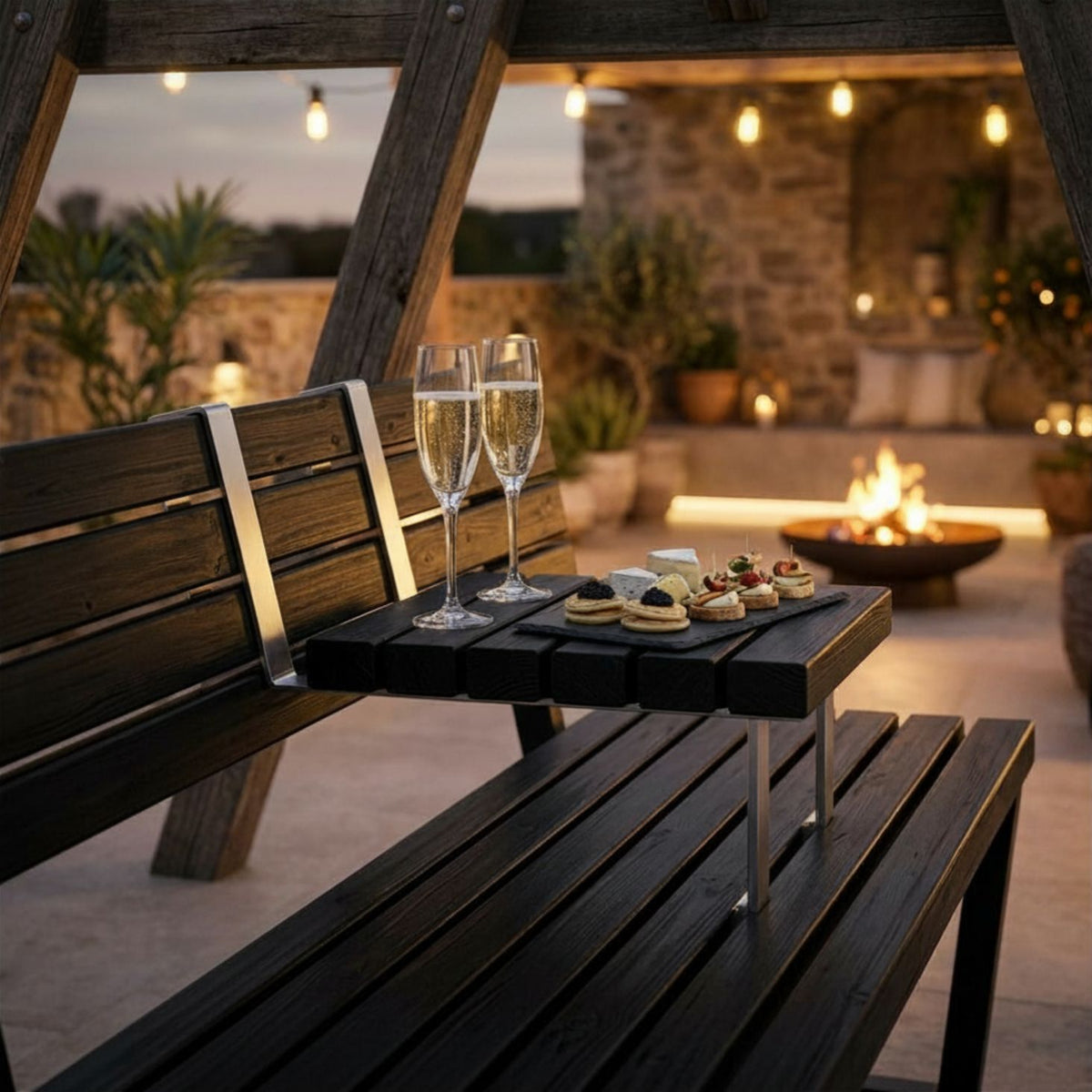 Gartenbank ‘Relax’ | L 150 x B 63,5 x H 82/46 | ThermoWood® | Beschläge feuerverzinkt | schwarz lackiert