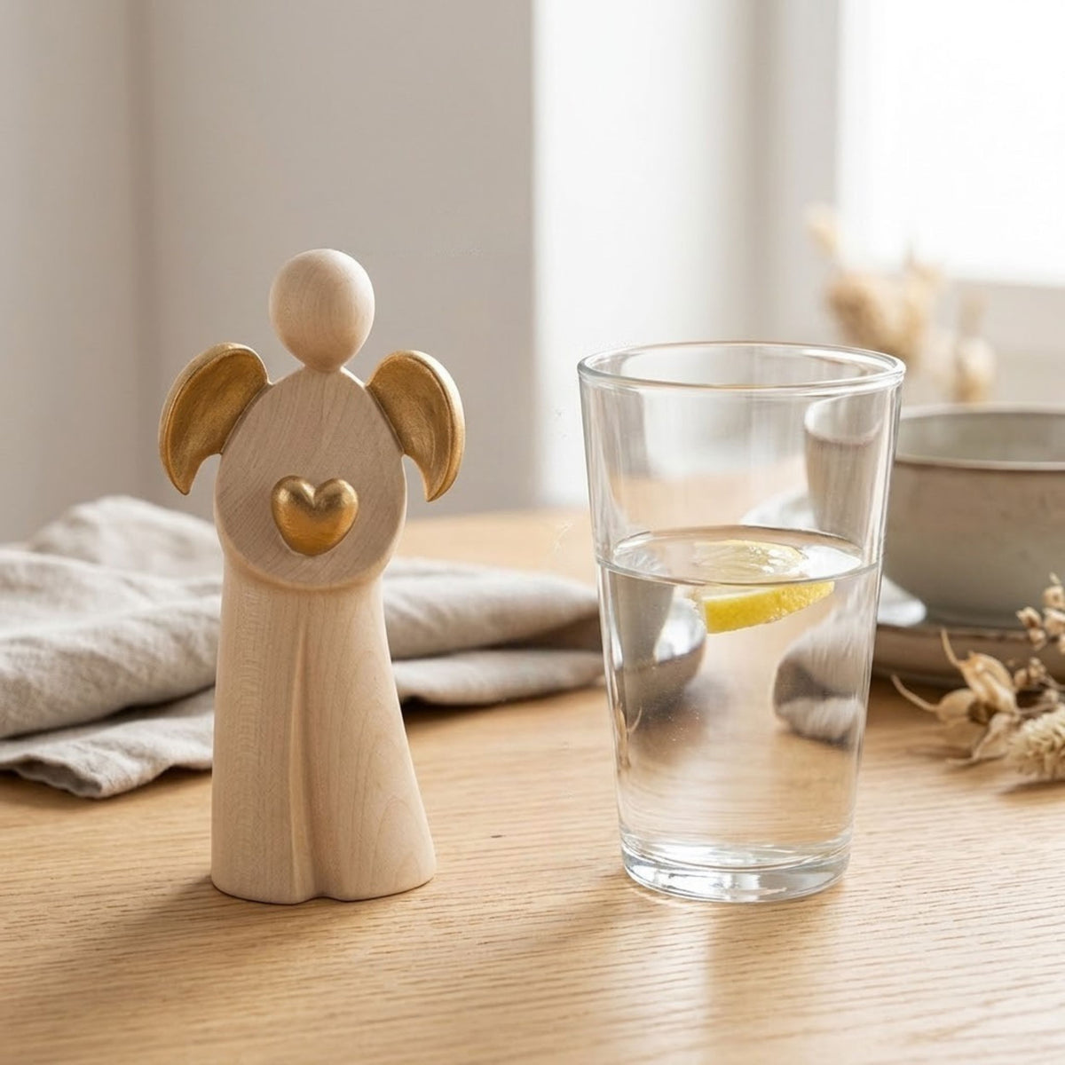 Engel 'Aurelia' | betend | Ahorn | gewachst Gold | 11,5 cm