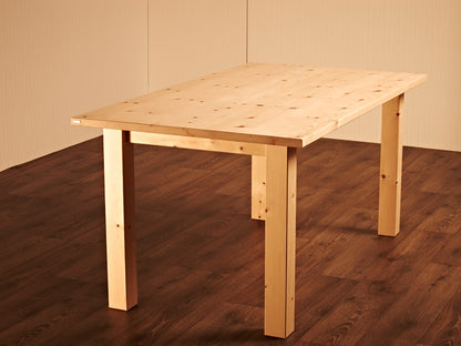 Massiver Holztisch 'Tablein' - im Landhaus-Stil  Astfichte mit Wasserlack behandelt 160x90x75