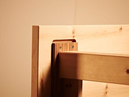 Massiver Holztisch 'Tablein' - im Landhaus-Stil  Astfichte mit Wasserlack behandelt 160x90x75