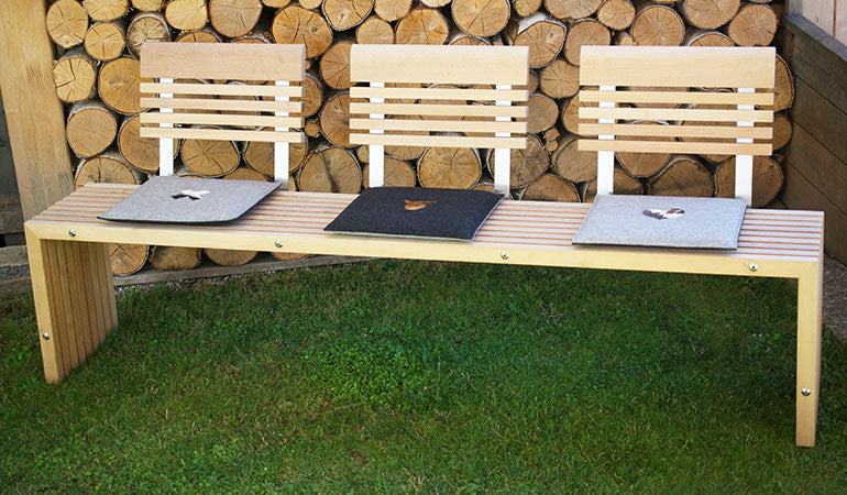 Stylisches Sitzkissen aus Filz mit Motiv ‘Cozy’ herz_hellgrau