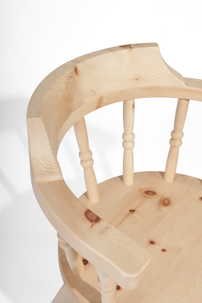 Landhaus Stuhl mit Armlehne aus Zirbenholz (Arve) - 'Sitbetter Native' - Füße in Buche