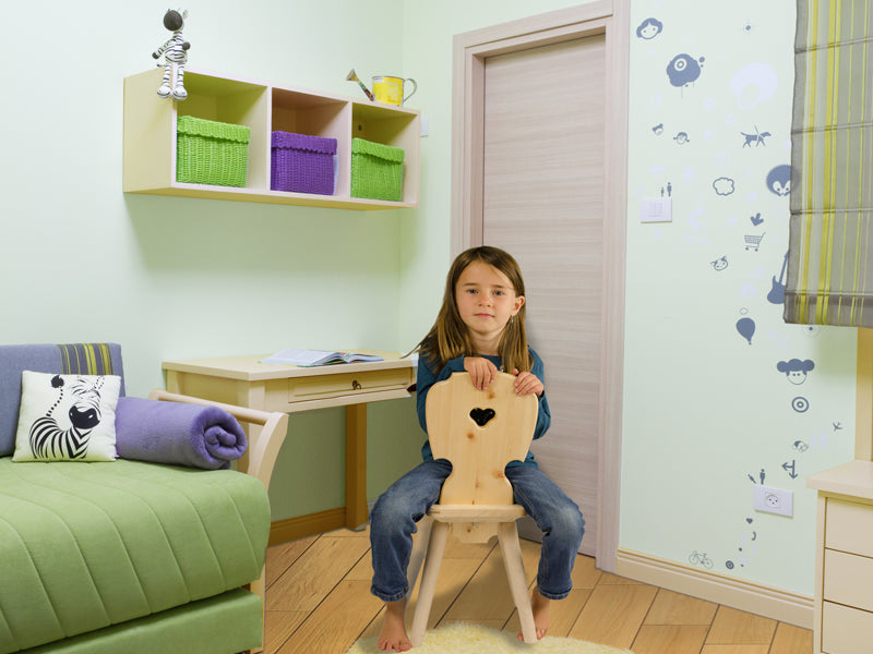 Kinderstuhl aus leichtem Zirbenholz - 'Sweetheart' - Füße in Buche