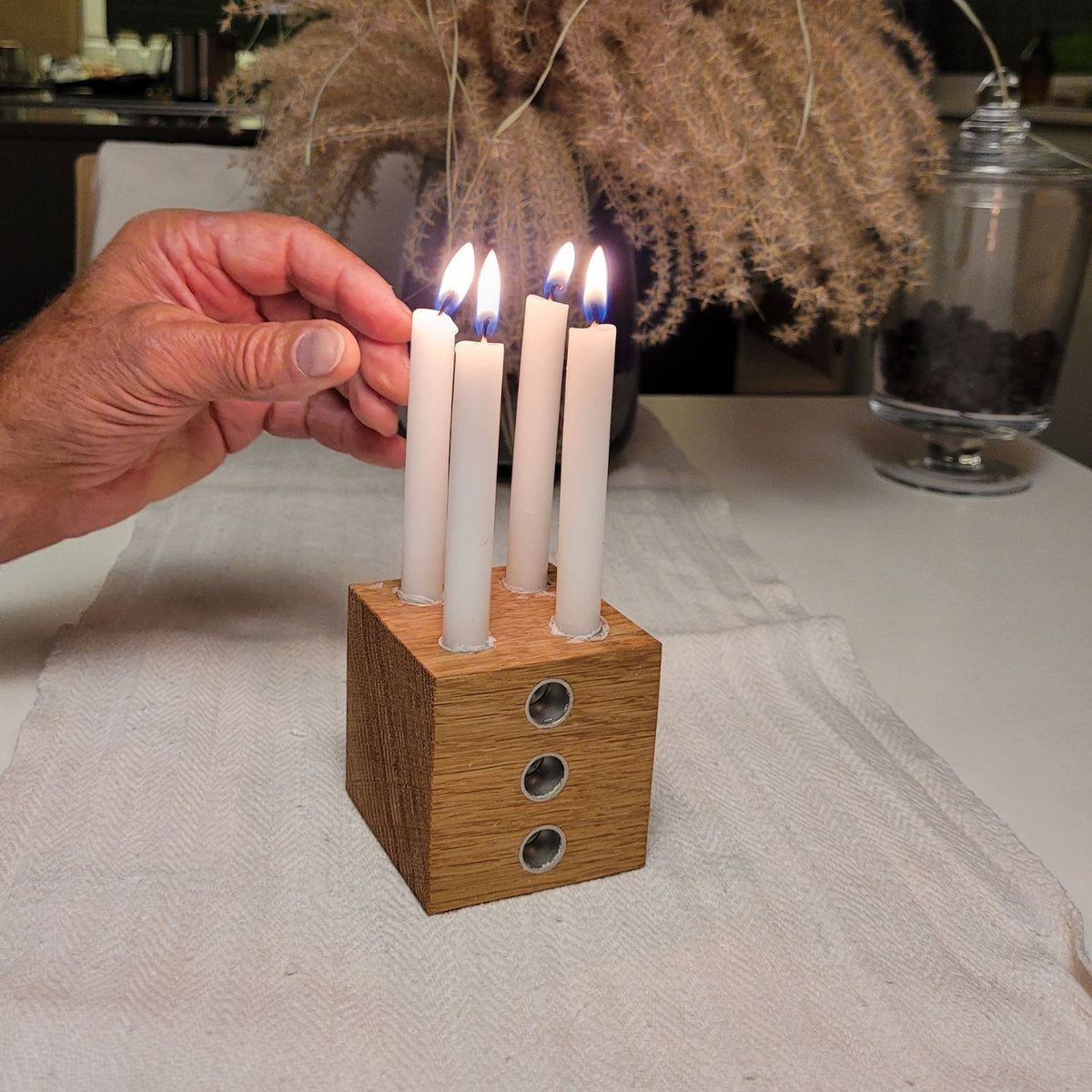 Kerzenwürfel 'Advent und mehr' | 7 x 7 x 7 cm | Eiche hell geölt | inkl.10 Christbaumkerzen weiß