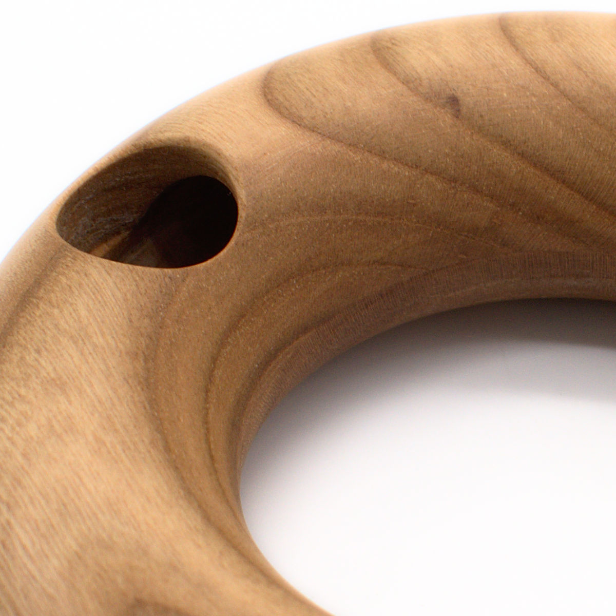 Natürlicher Dreilochring 'Imaginature' | aus Kirschholz geölt | ca. 10 cm